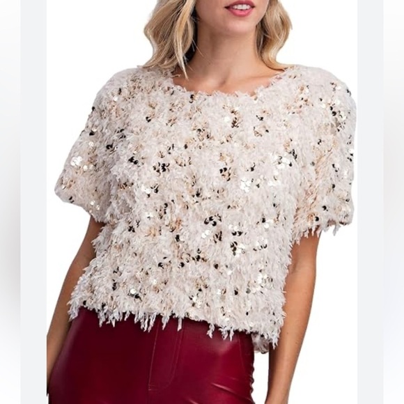 Amelia’s Boutique Cream Sequin & Feather Short Sleeve Crew Neck Top, size M - Picture 2 of 11